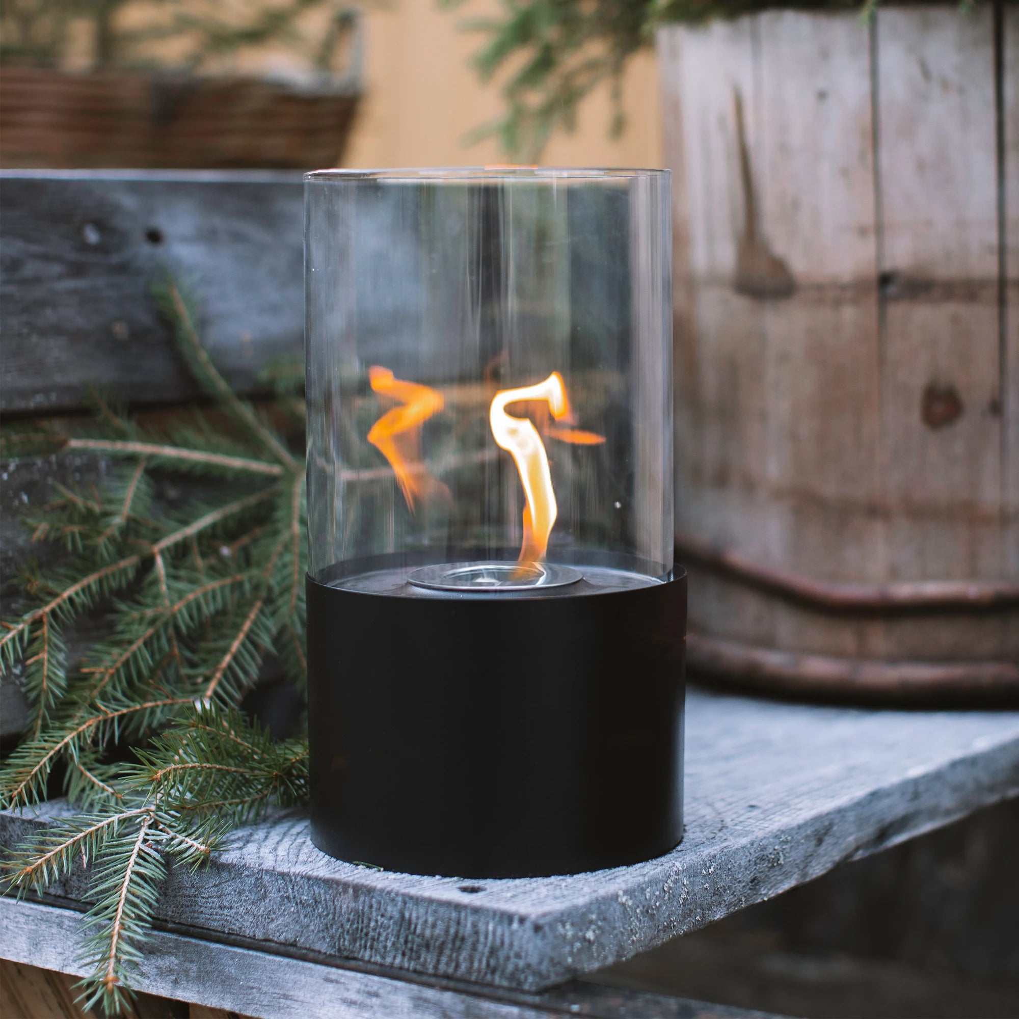 Simple Round Fireplace - Black (M)