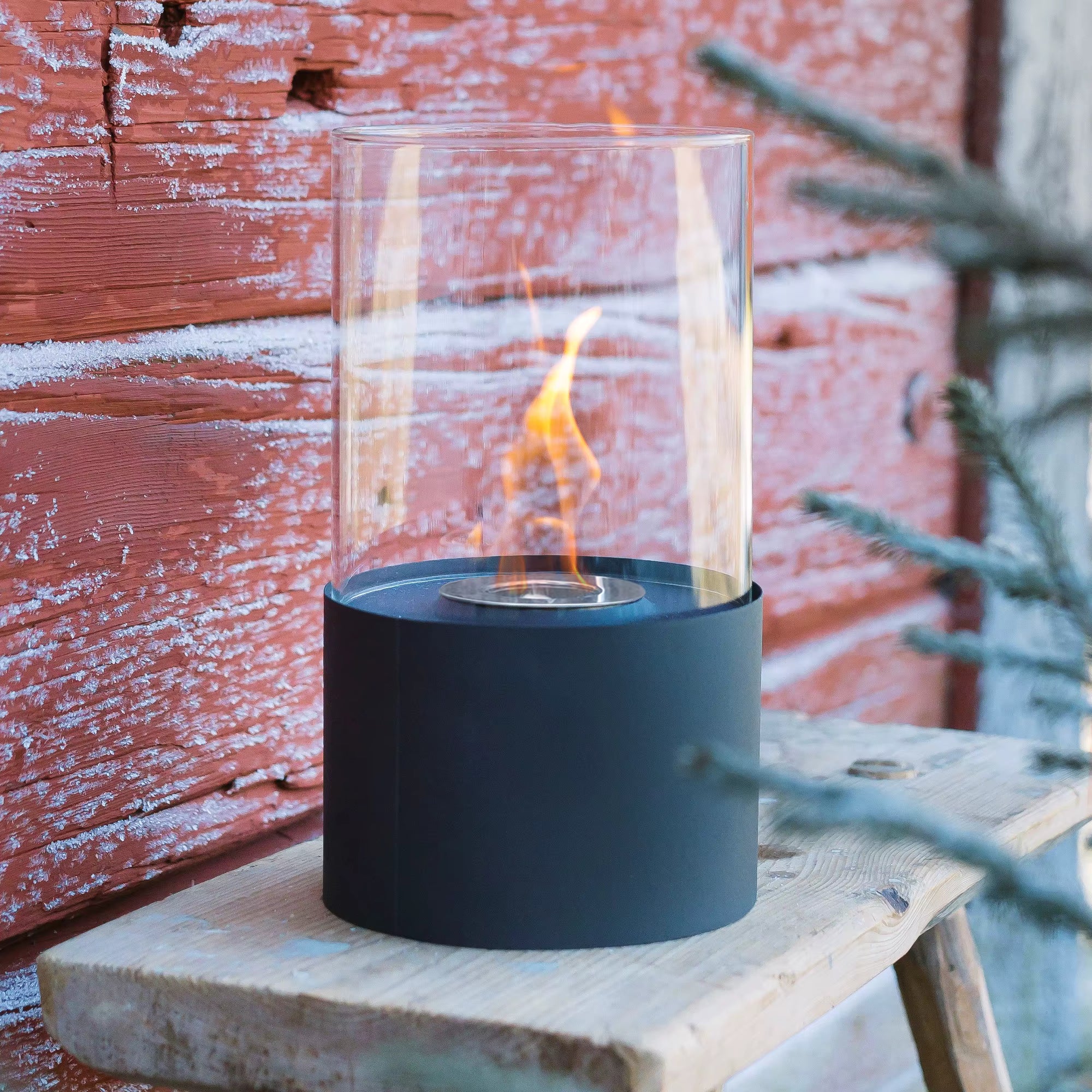 Simple Round Fireplace - Black (M)